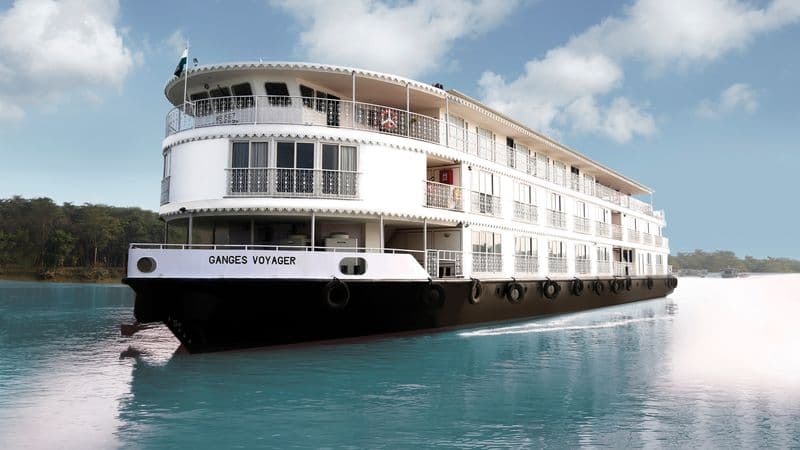 Cruise on the Ganges between Kolkata and Varanasi & the splendors of Rajasthan (port-to-port cruise)