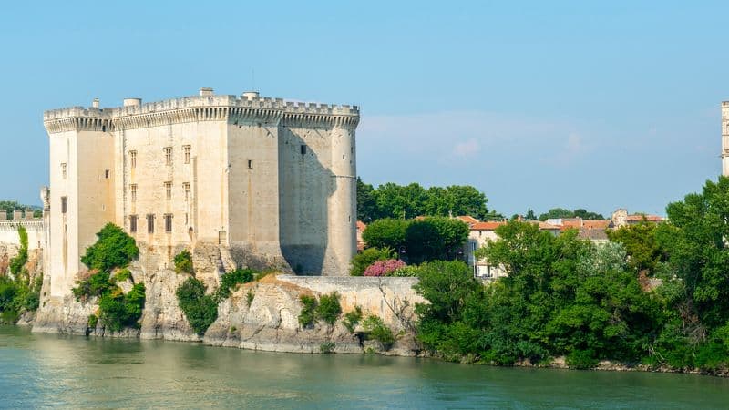 New Year's Eve in the Colors of Santons Historical Stops and Flavors of Yesteryear