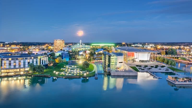 From Copenhagen to Amsterdam : The Baltic Sea, the Oder and Havel and Elbe Rivers (port-to-port cruise)