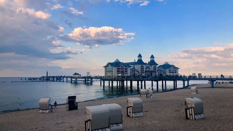 From Copenhagen to Amsterdam : The Baltic Sea, the Oder and Havel and Elbe Rivers (port-to-port cruise)