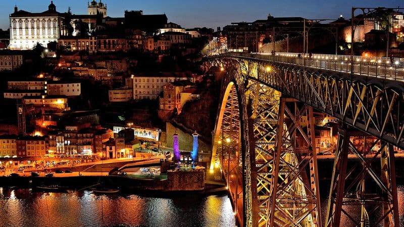 Lisbon, Porto and the Douro valley (Portugal) and Salamanca (Spain) (port-to-port cruise)