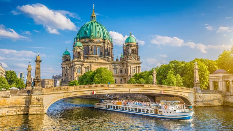 From Copenhagen to Amsterdam : The Baltic Sea, the Oder and Havel and Elbe Rivers (port-to-port cruise)