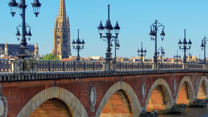 A cruise in Aquitaine : the great wines of Southern France (port-to-port cruise)