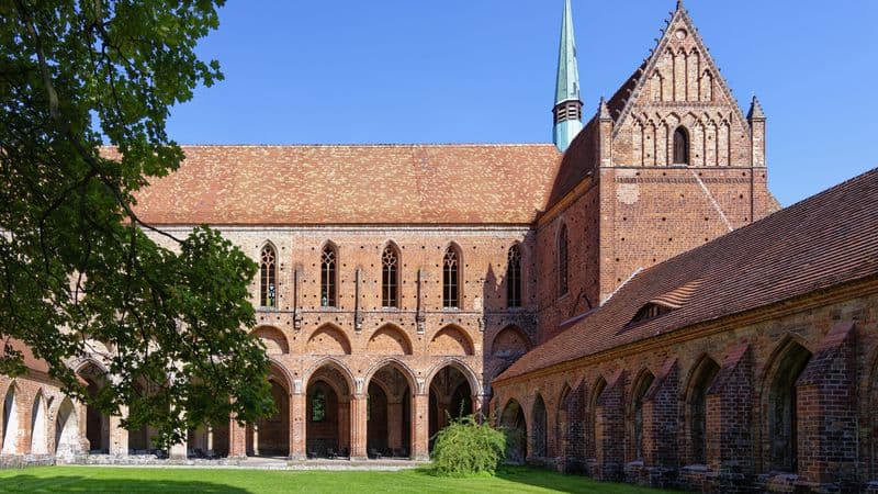 From Copenhagen to Amsterdam : The Baltic Sea, the Oder and Havel and Elbe Rivers (port-to-port cruise)