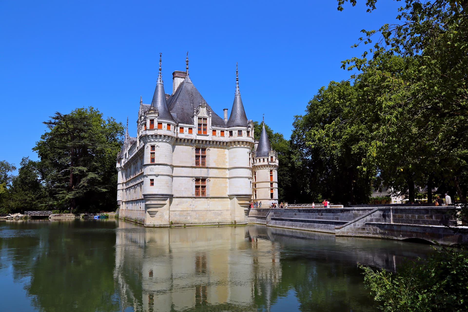 The Loire Valley, a Royal legacy (port-to-port cruise)