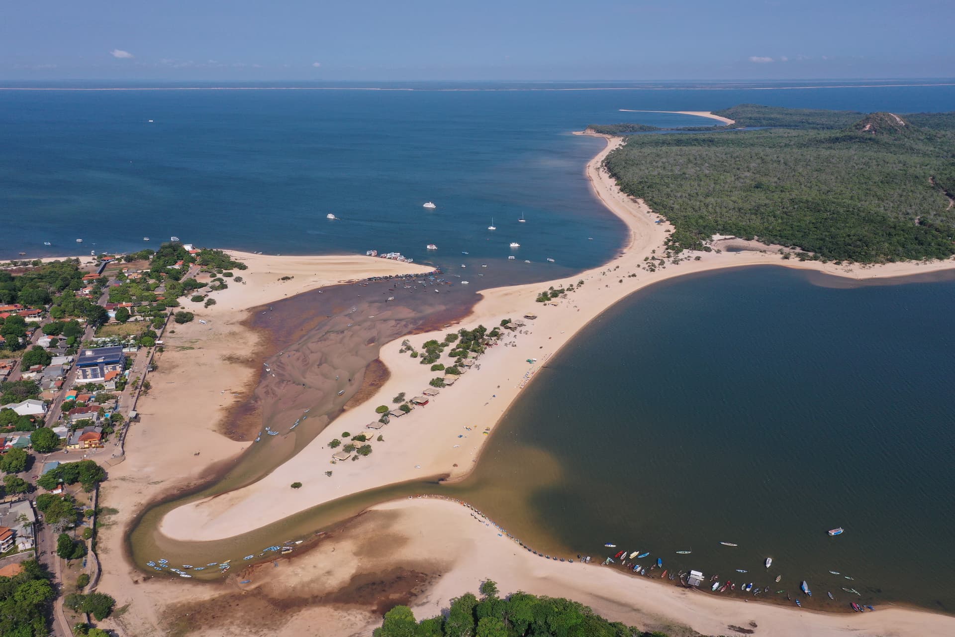 The Gentle Amazon and the Tapajós River - An enchanting and intimate cruise to the most beautiful beaches of the Amazon - And an exceptional stay at the Iguaçu Falls (port-to-port cruise)