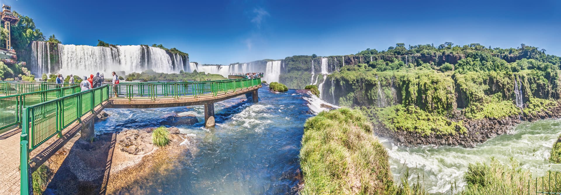The Gentle Amazon and the Tapajós River - An enchanting and intimate cruise to the most beautiful beaches of the Amazon - Rio, vibrant and timeless, and an exceptional stay at the Iguaçu Falls (port-t